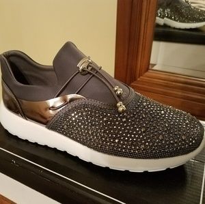 Qupid stunning sneakers